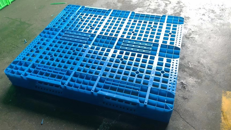 14126J網(wǎng)格川字塑料托盤